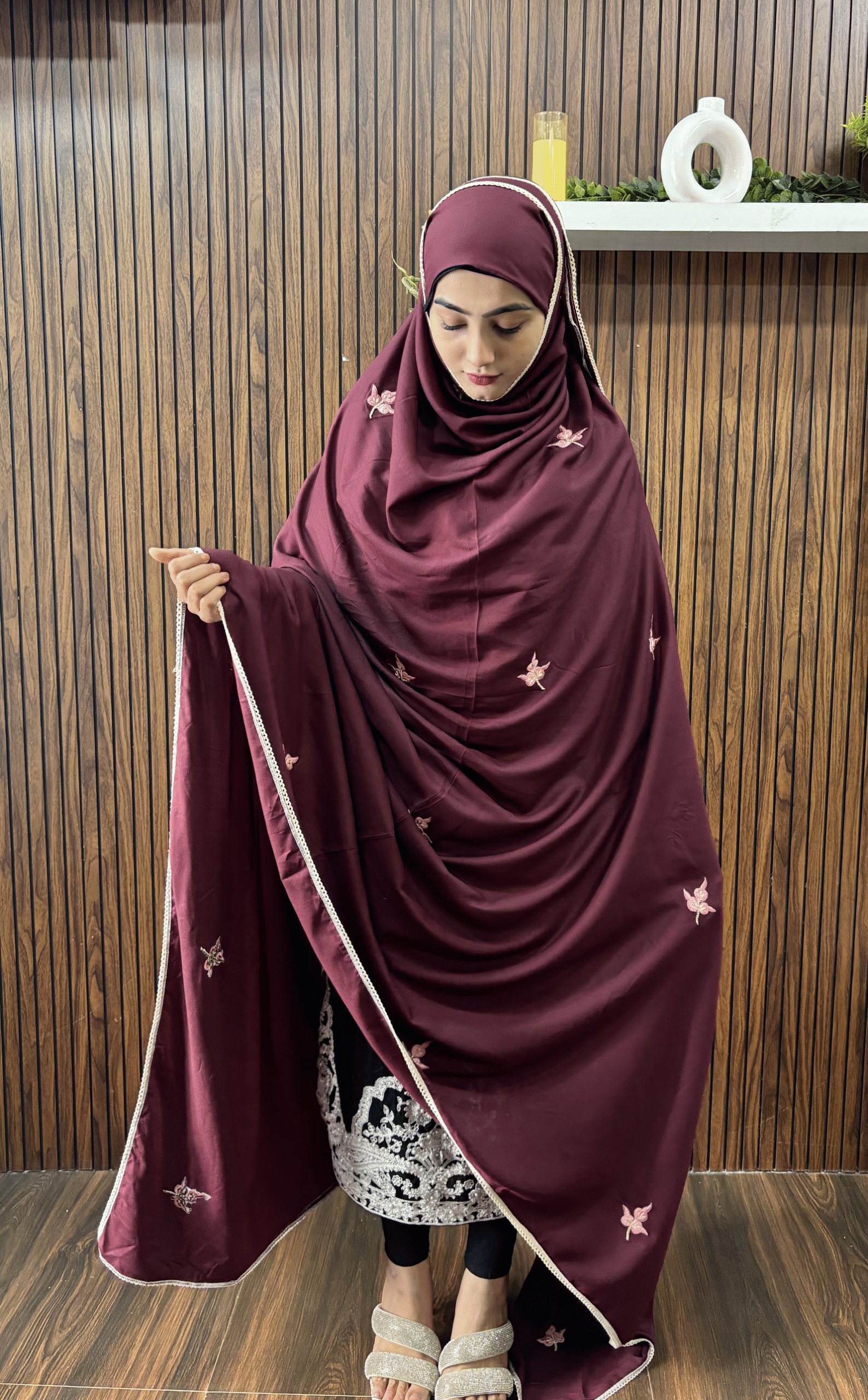 Haya Chadar with Embroidery (Maroon) - Image 5