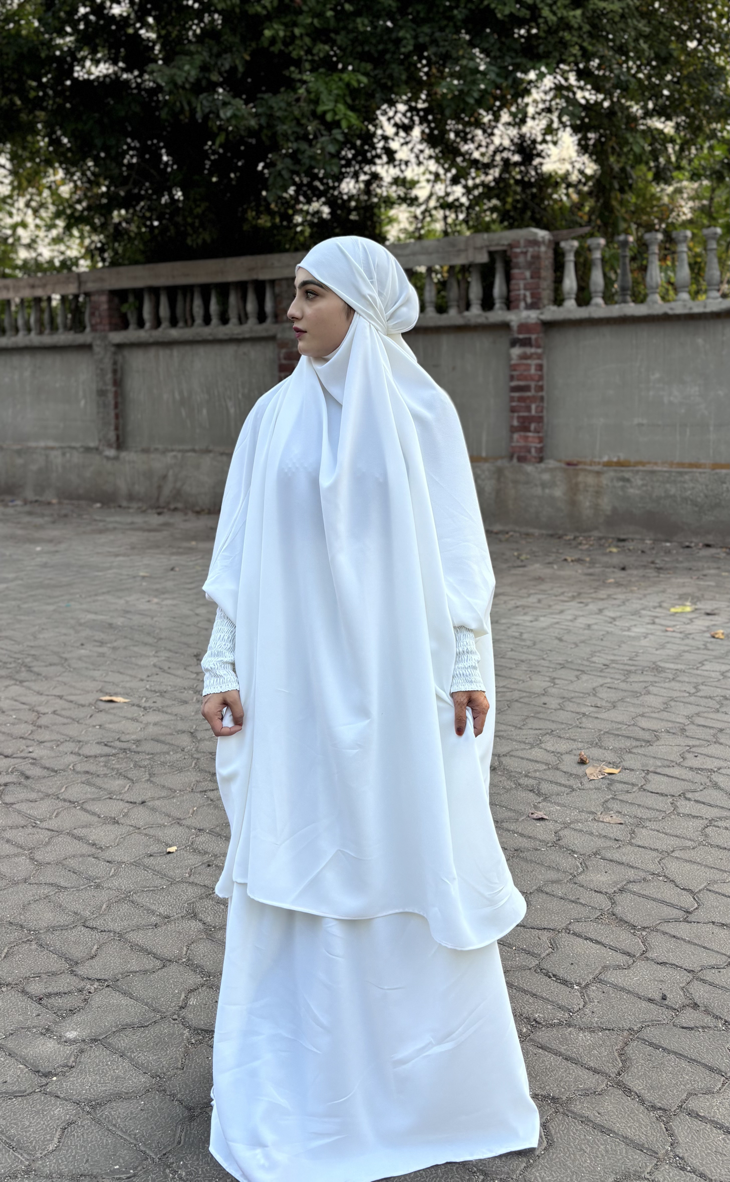 Jilbab with skit and crush sleeve (white) - Image 6
