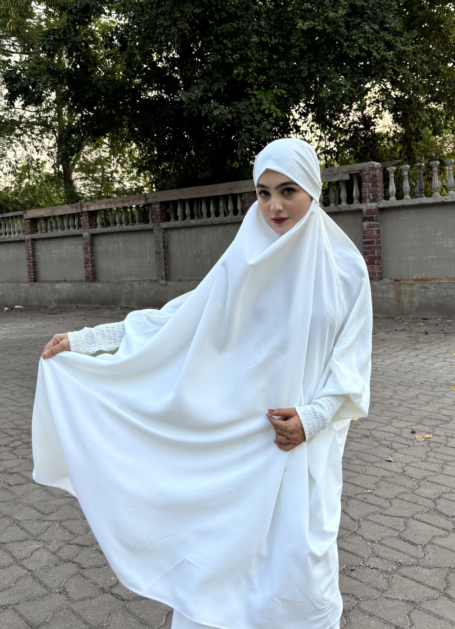 Jilbab with skit and crush sleeve (white) - Image 5