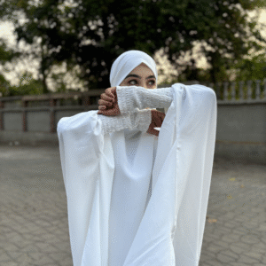 Jilbab with skit and crush sleeve (white)