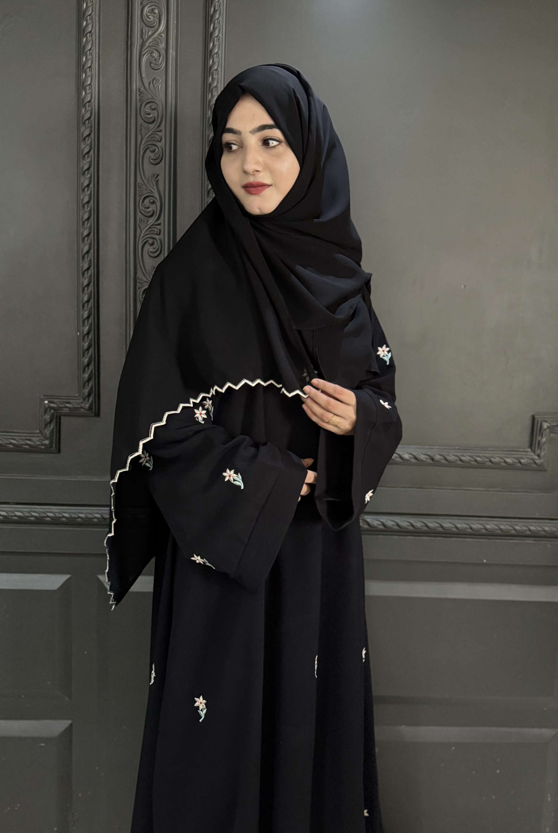 Layali black Abaya