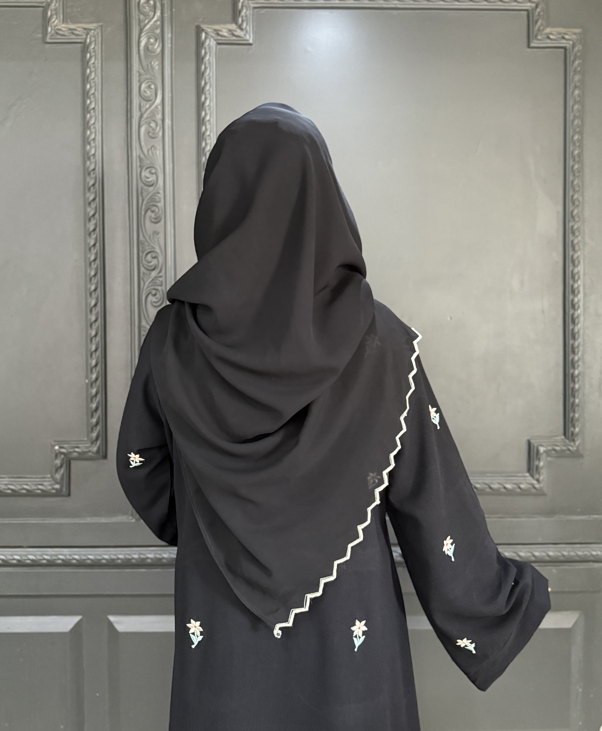 Layali black Abaya - Image 2