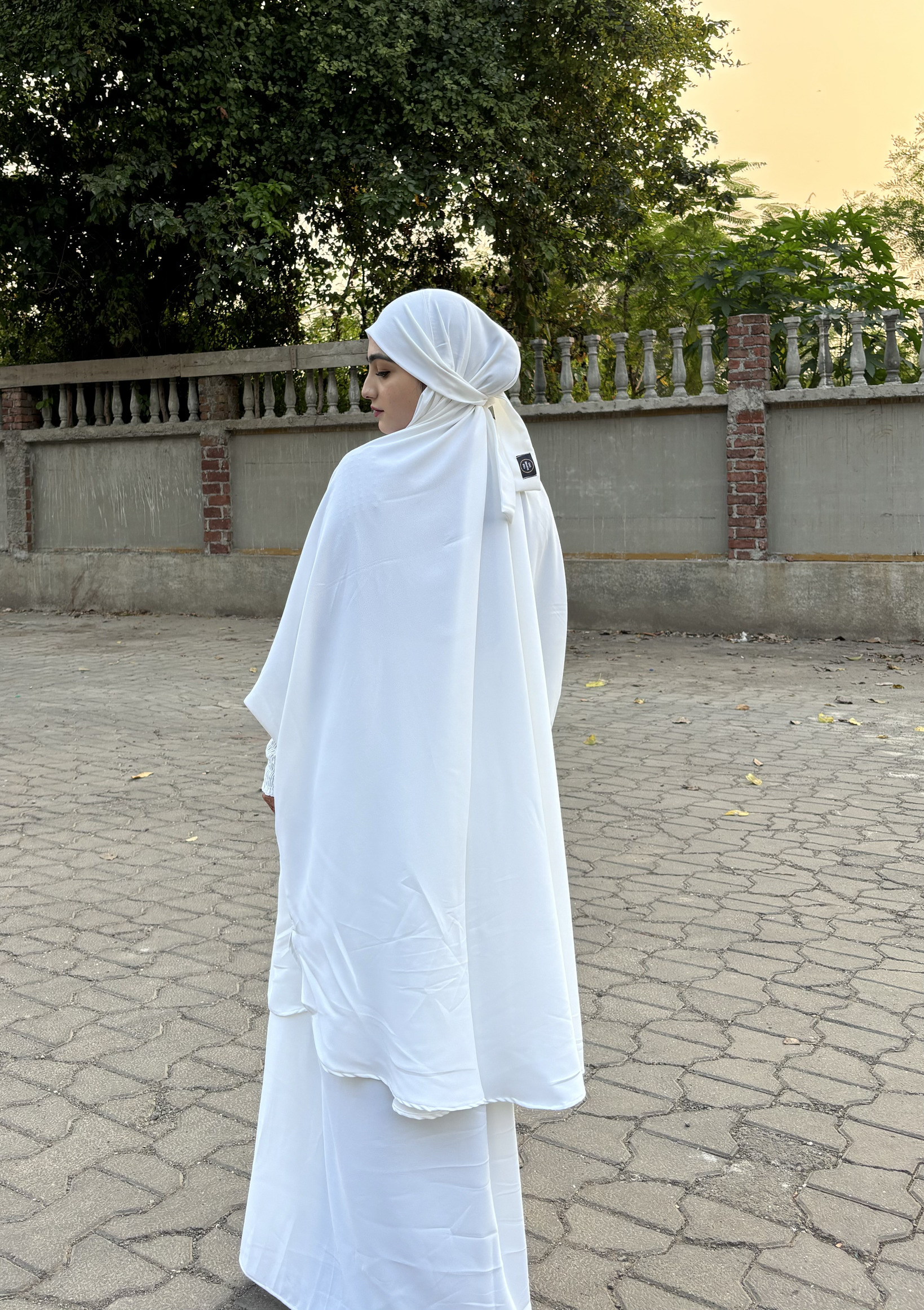 Jilbab with skirt and crush sleeve (White) - Image 2