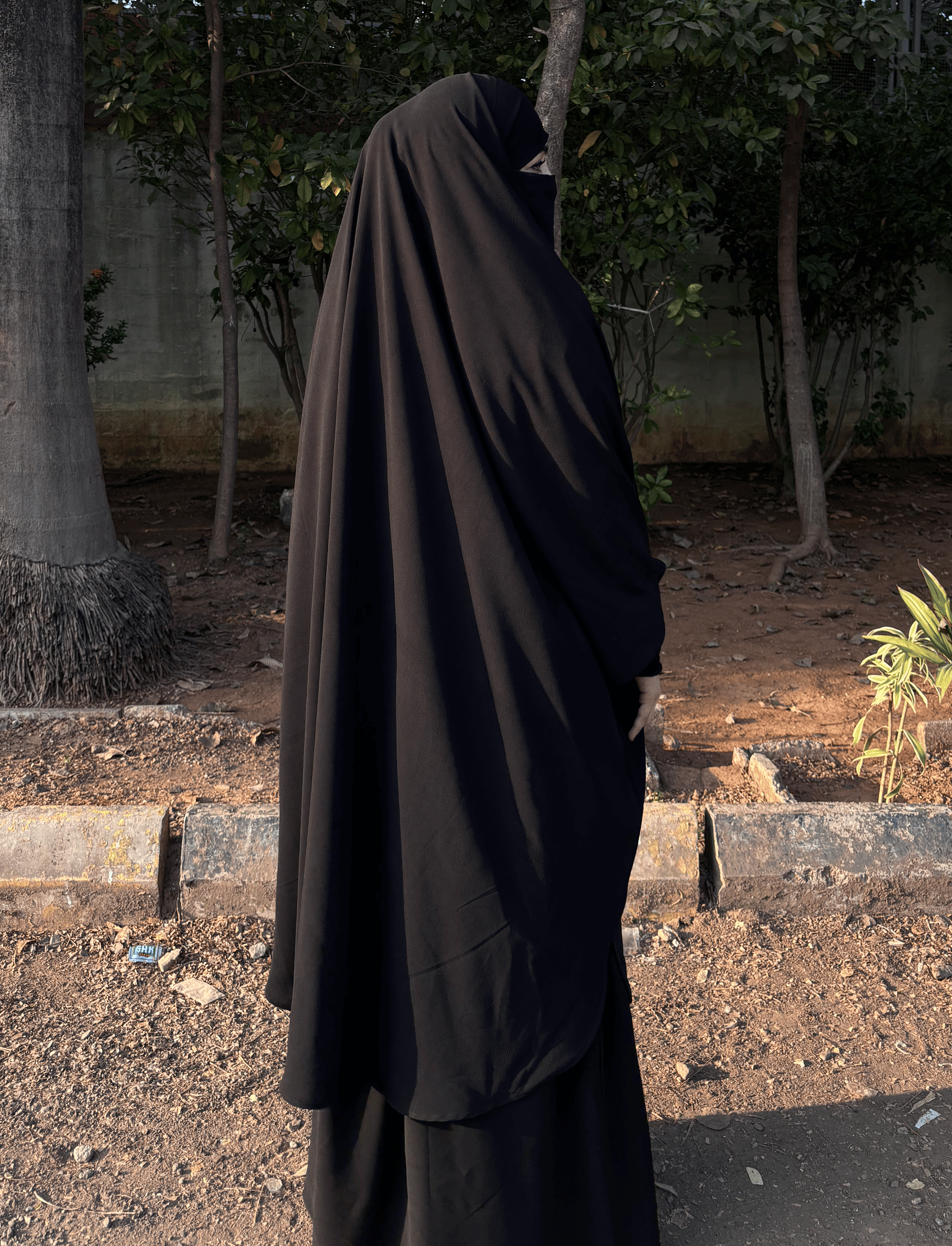 Jilbab with skit and crush sleeve (Black) - Image 5