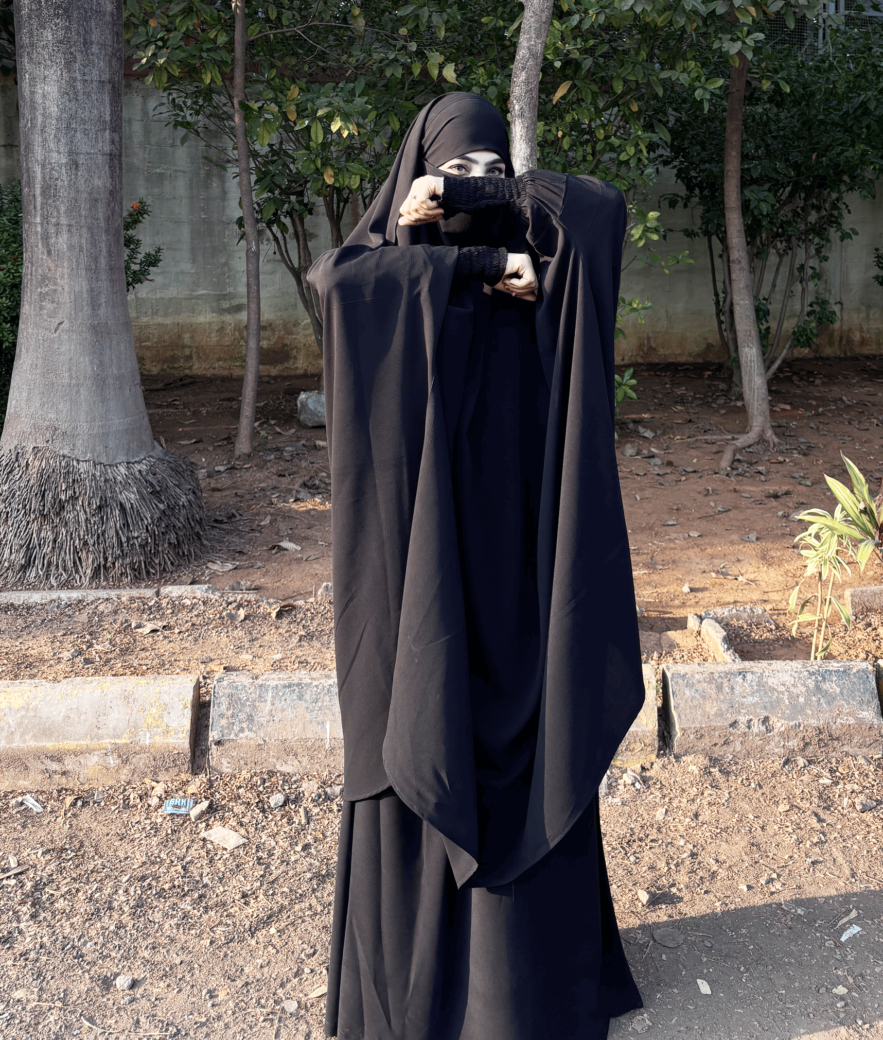 Jilbab with skit and crush sleeve (Black) - Image 4