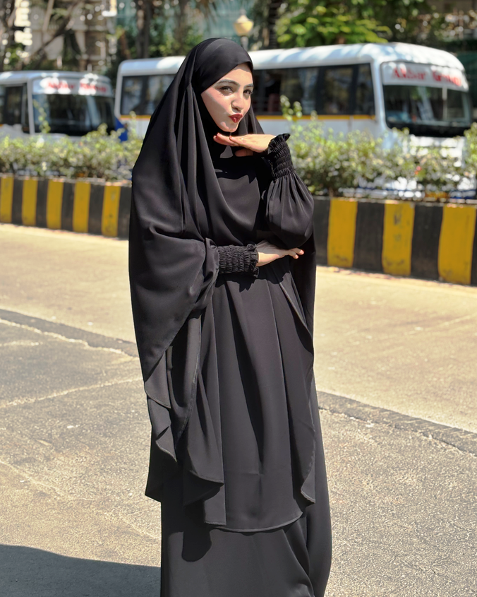 Husn Abaya (Black) - Image 3